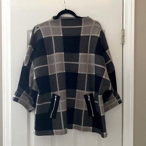 Carré Noir High Collar Top